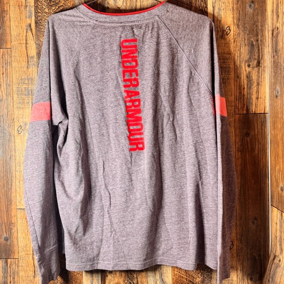 Woman’s Under Armour Pullover-XL - Picture 3 of 3